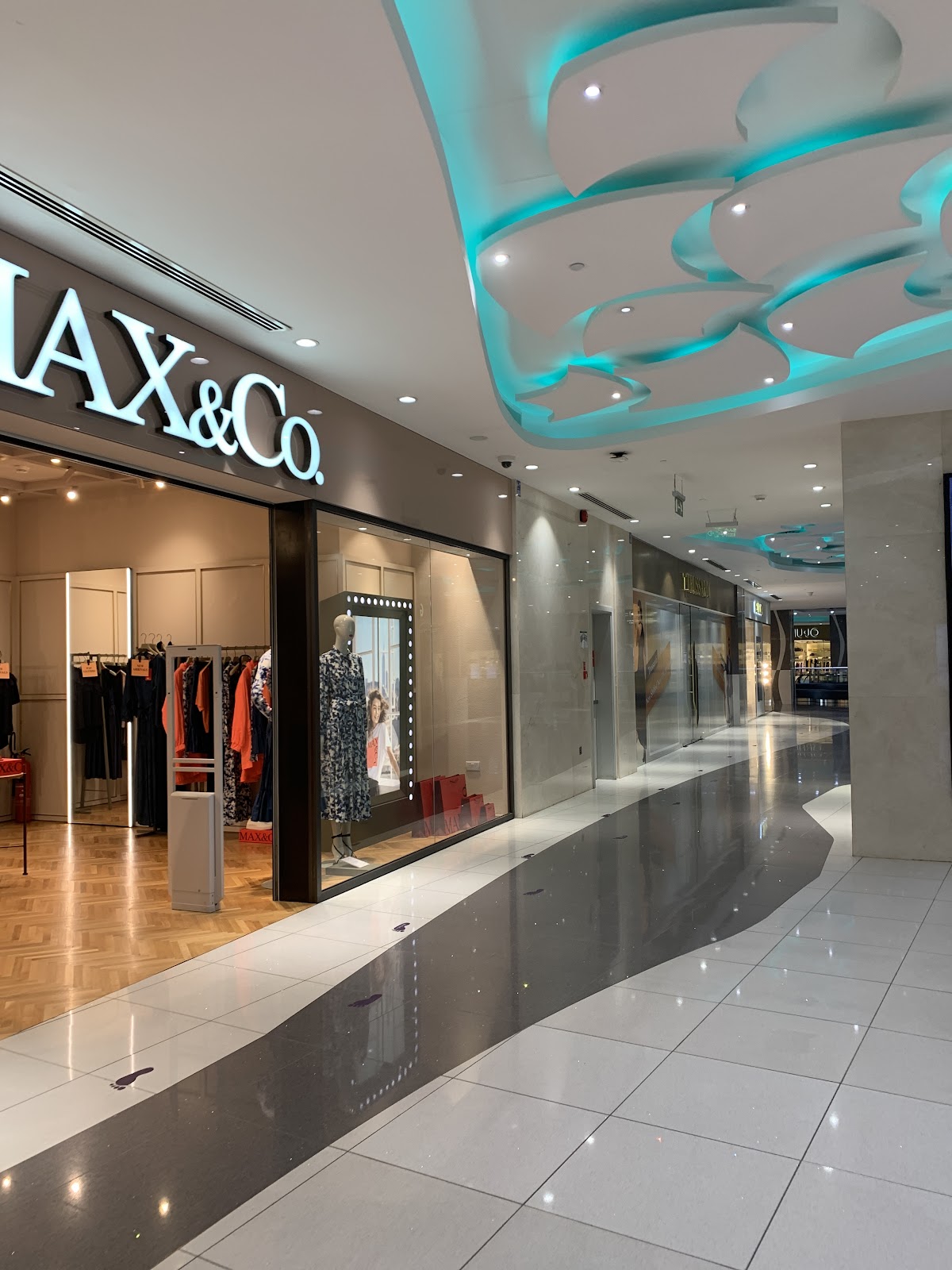 Panorama Mall - Photo 2